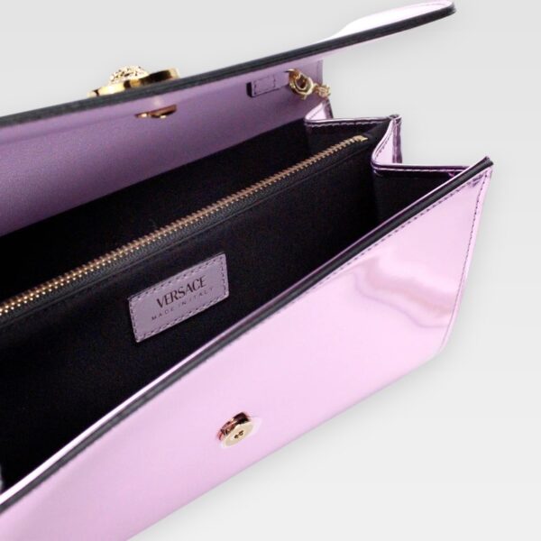 Versace Clutch La Medusa Metalic Purple - Imagen 2
