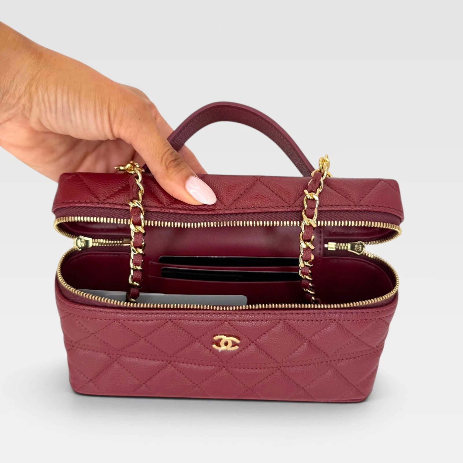 Chanel Vanity with Chain - Image 7