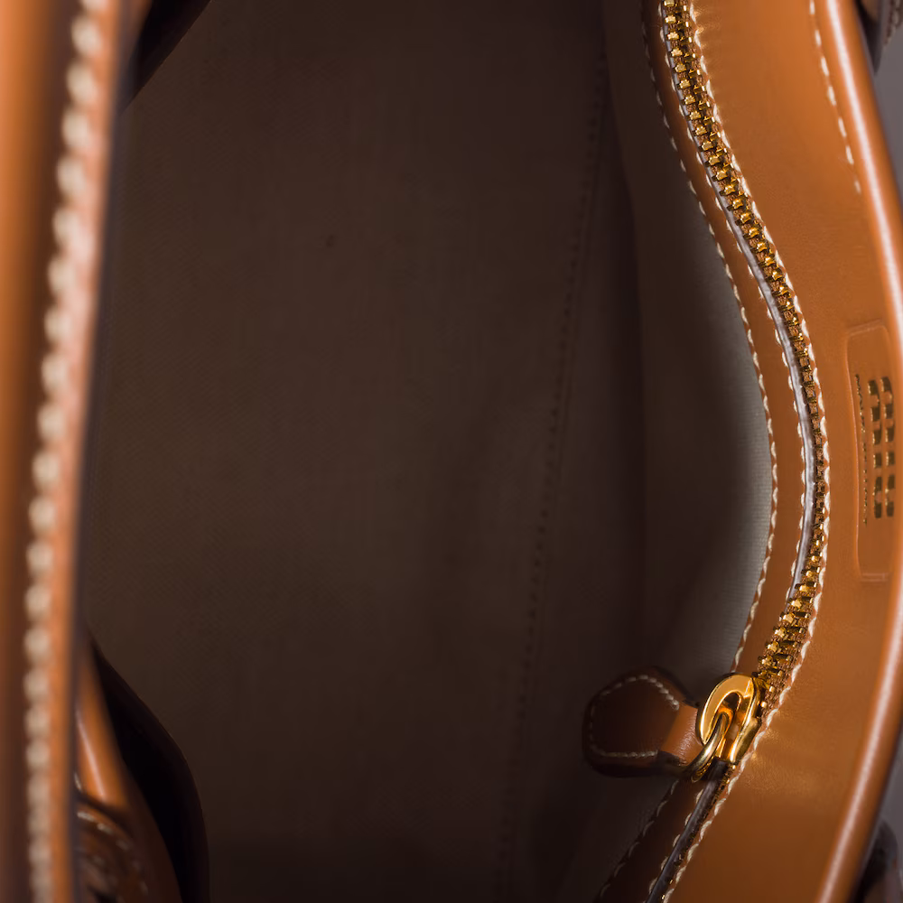 Miu Miu Aventure Canvas and Leather Bag - Imagen 6